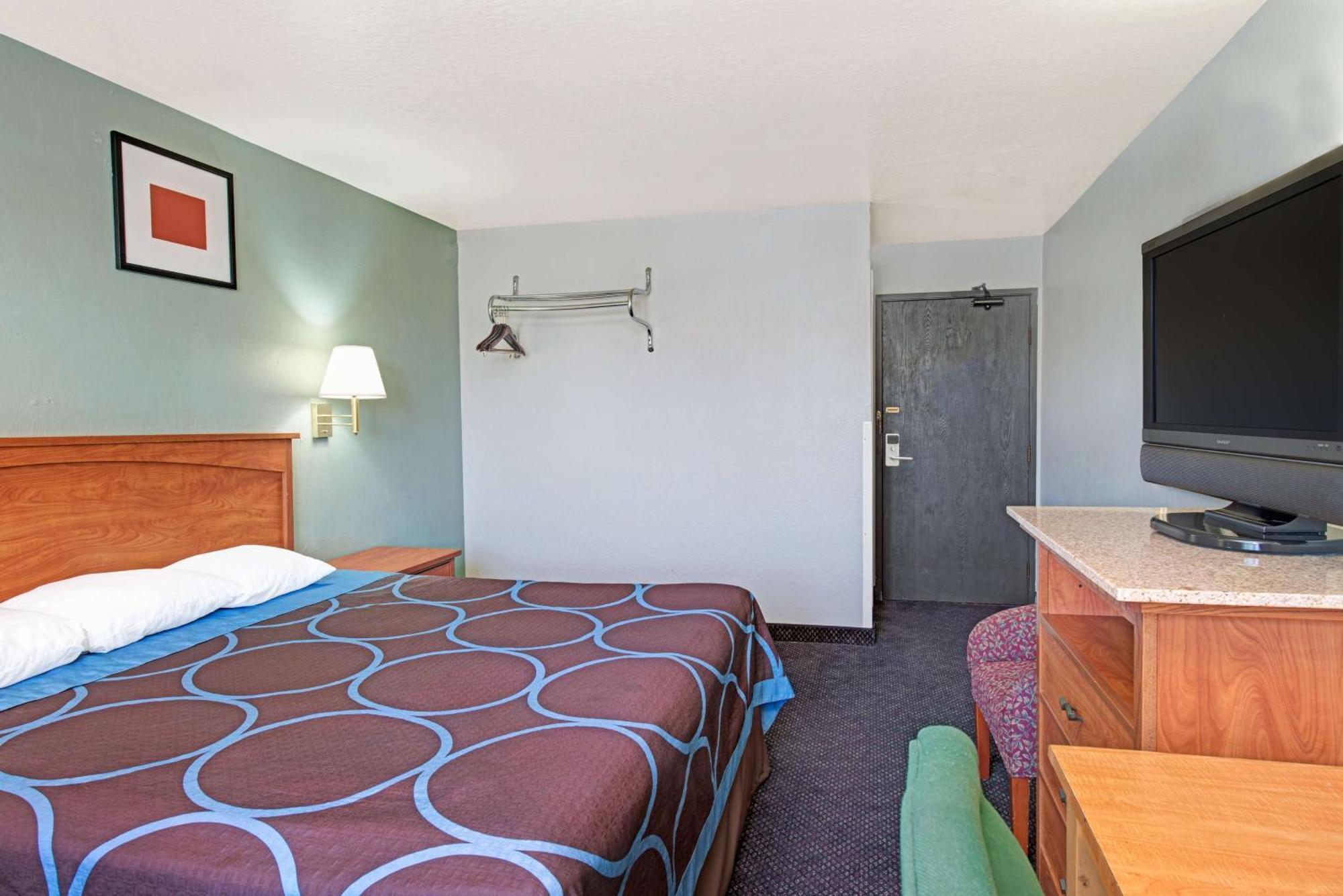 Super 8 By Wyndham Sacramento/Florin Rd Hotel Freeport Exterior photo