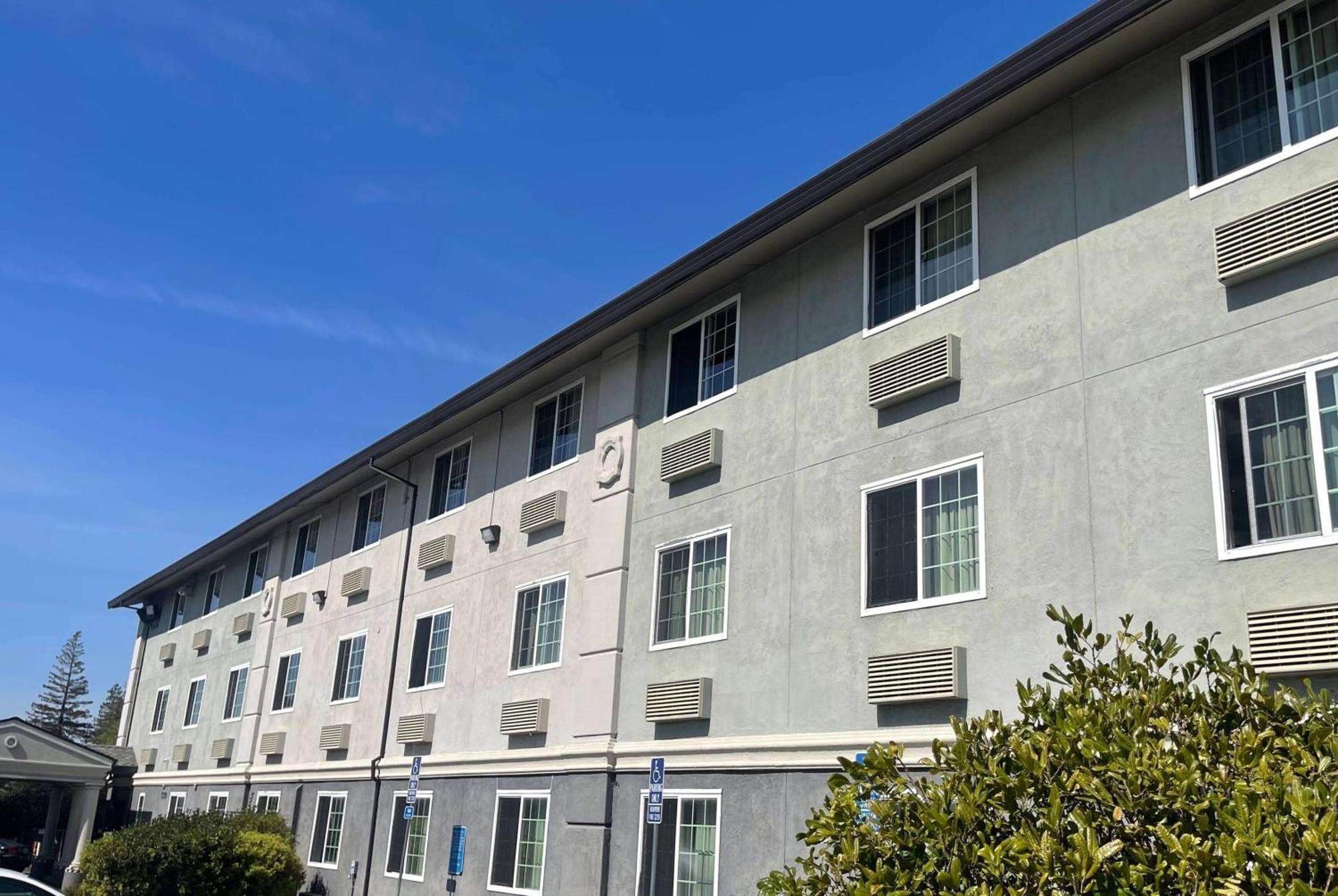 Super 8 By Wyndham Sacramento/Florin Rd Hotel Freeport Exterior photo