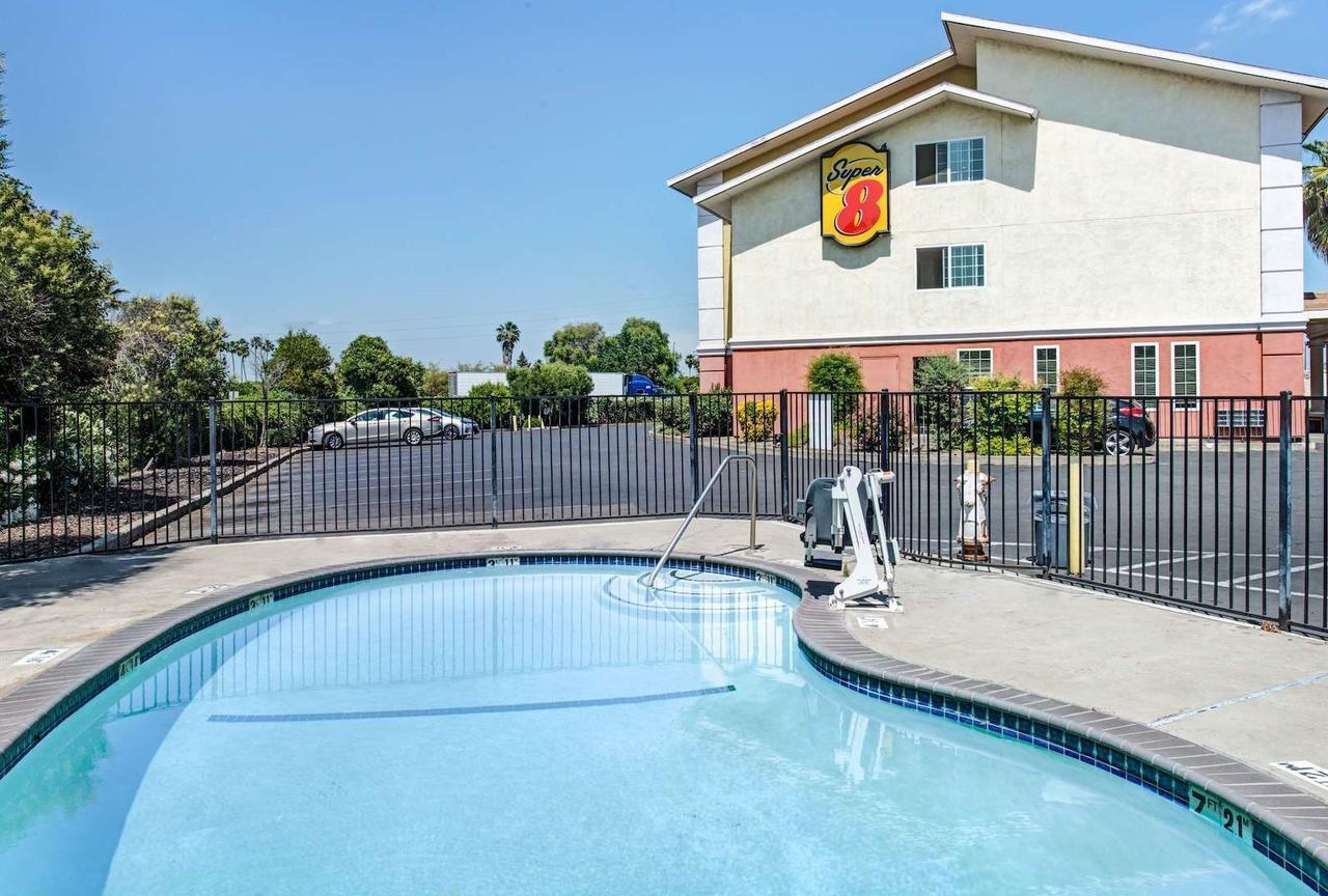 Super 8 By Wyndham Sacramento/Florin Rd Hotel Freeport Exterior photo